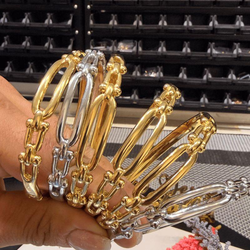 Bracelete Vazado - Aço com Banho de Ouro