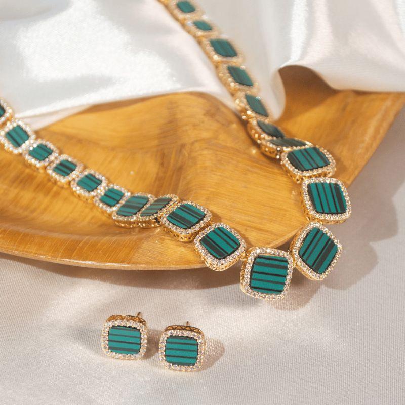 Conjunto Elegante Cravejado - Banho de ouro pedra Verde